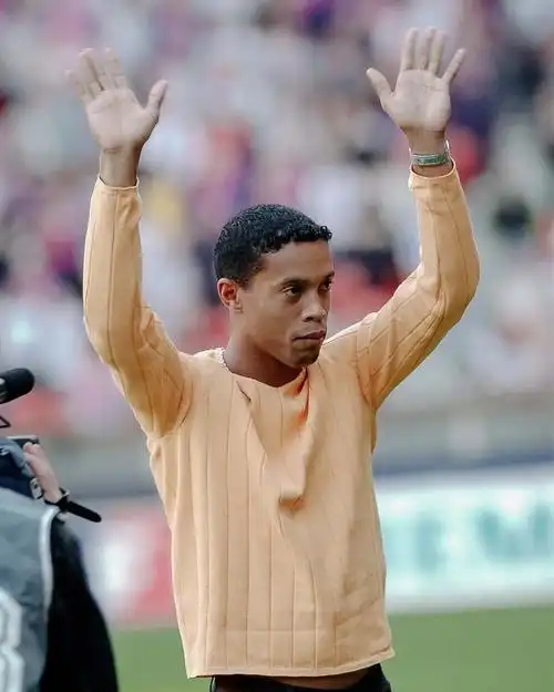 这位年轻选 这位年轻选