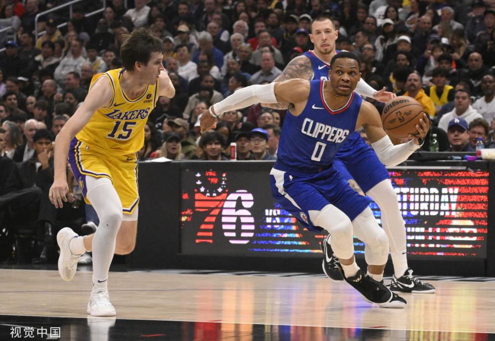 赛场上屡创 赛场上屡创